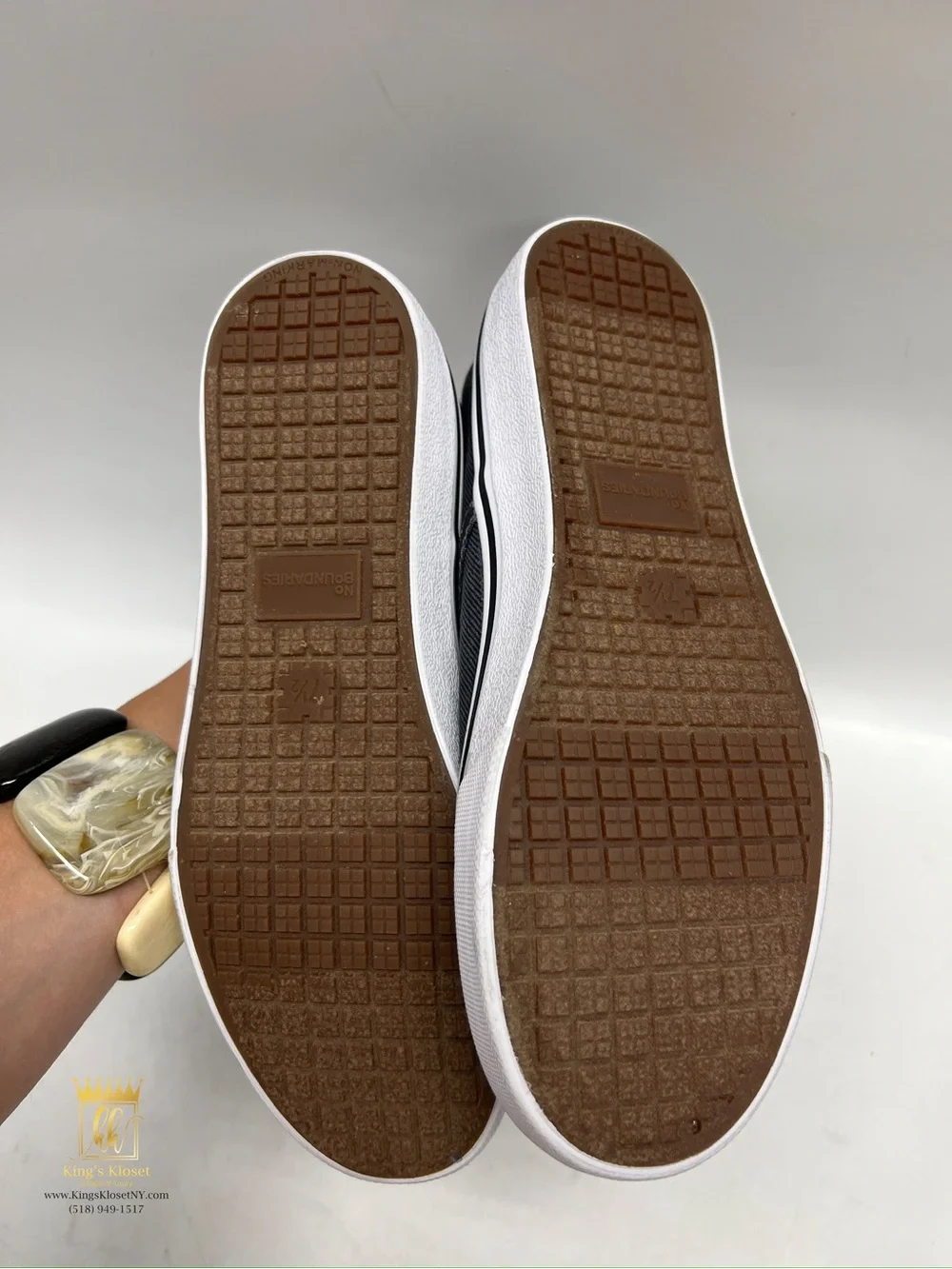 No boundaries sneakers